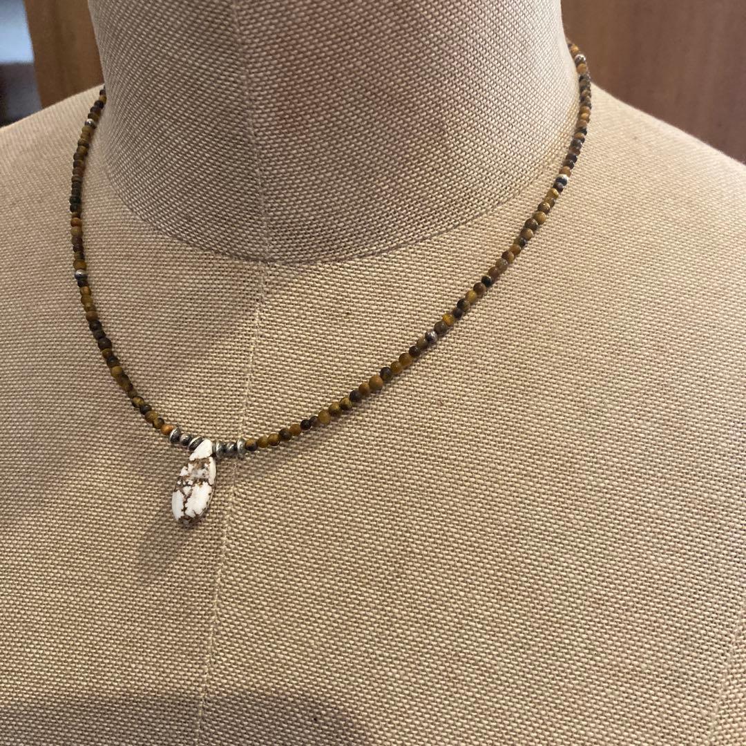 hira様 小粒タイガーアイとワイルドホース、ナバホパールのデザインネックレス