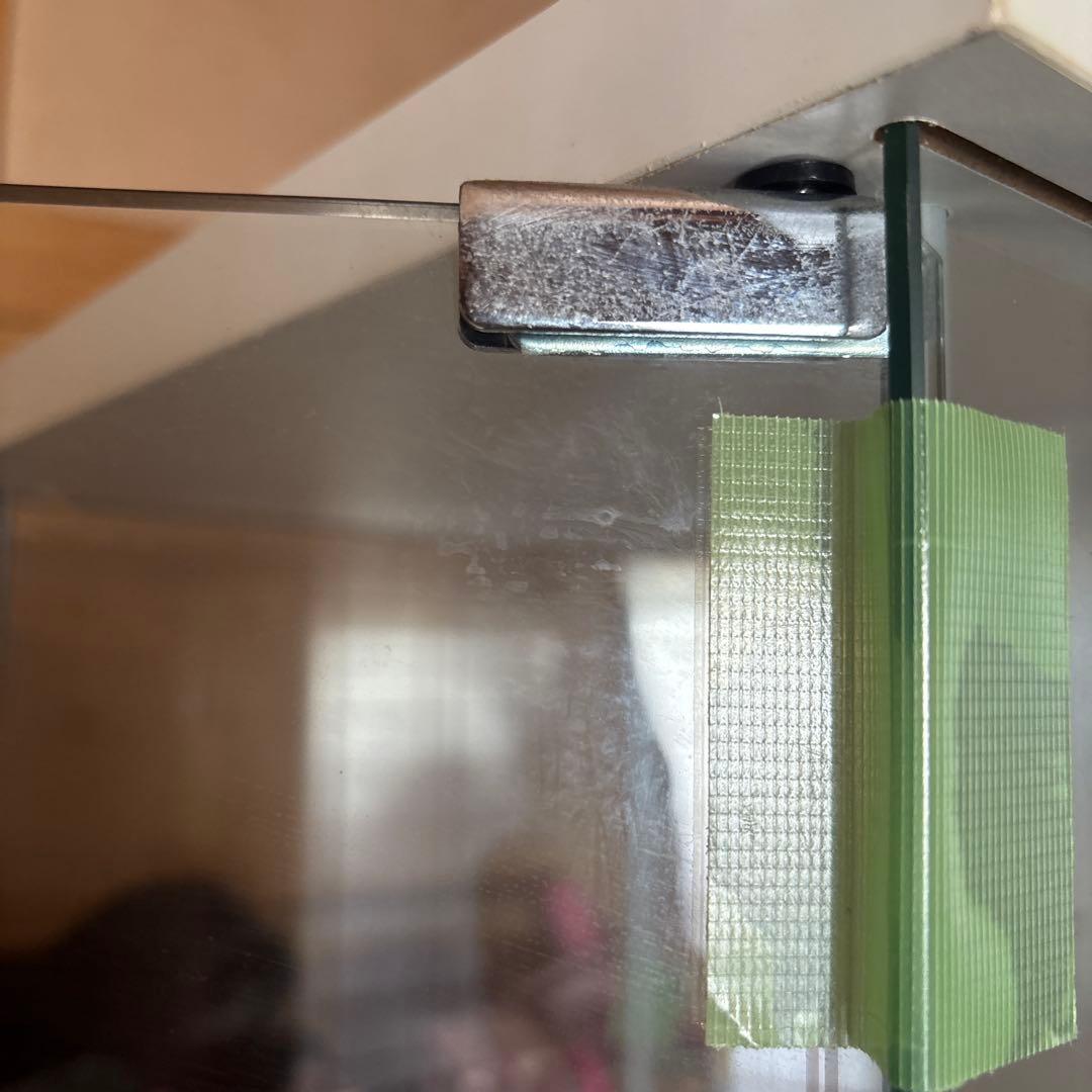 イケヤ　ガラスコレクション棚