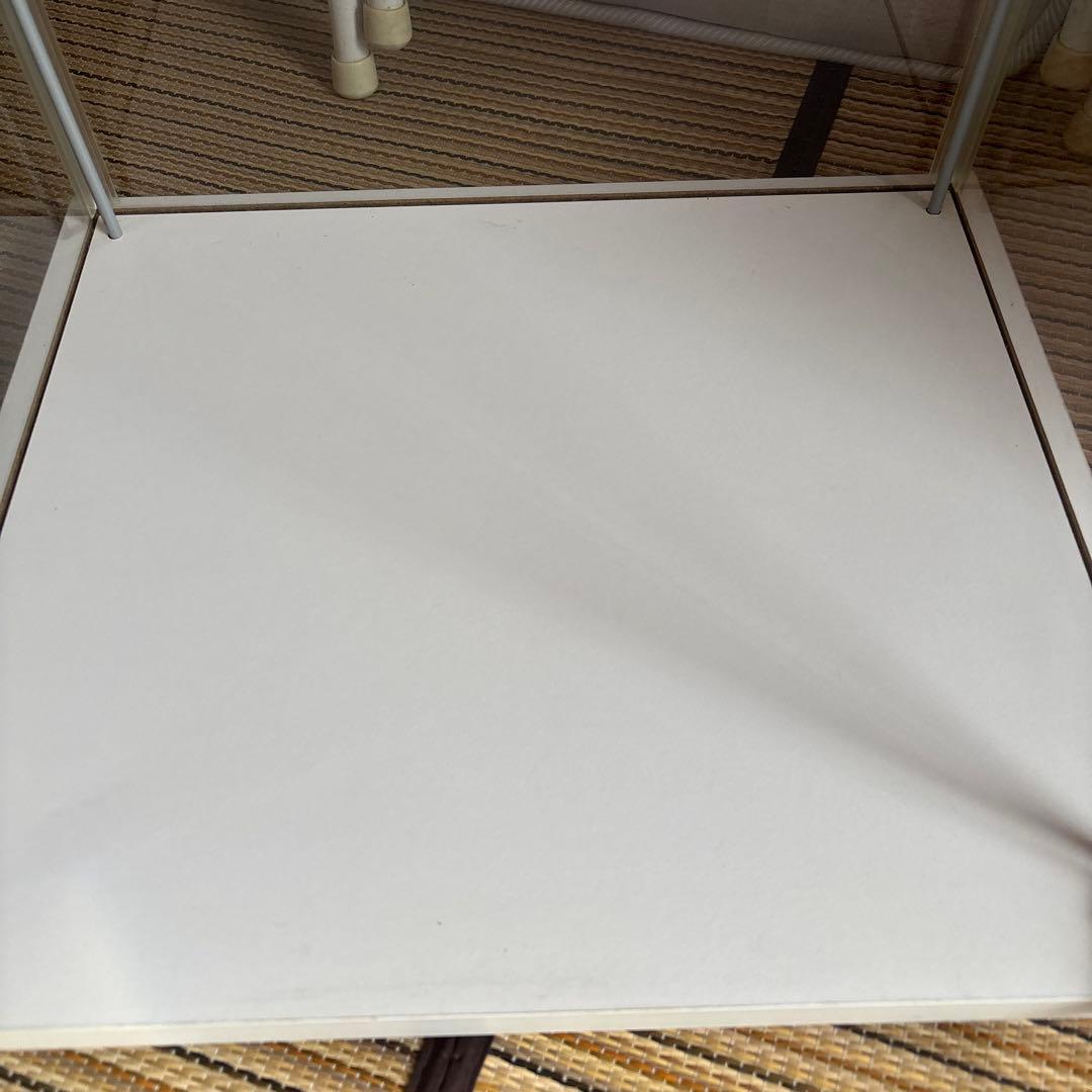 イケヤ　ガラスコレクション棚