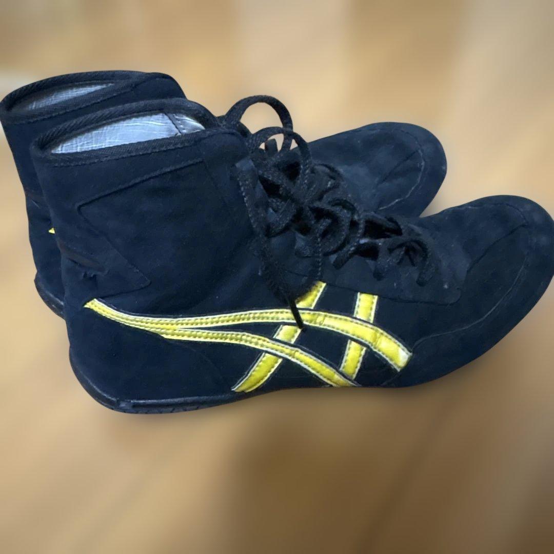 ASICS ボクシングシューズ ブラック/ゴールド 無臭 値下げしました‼️
