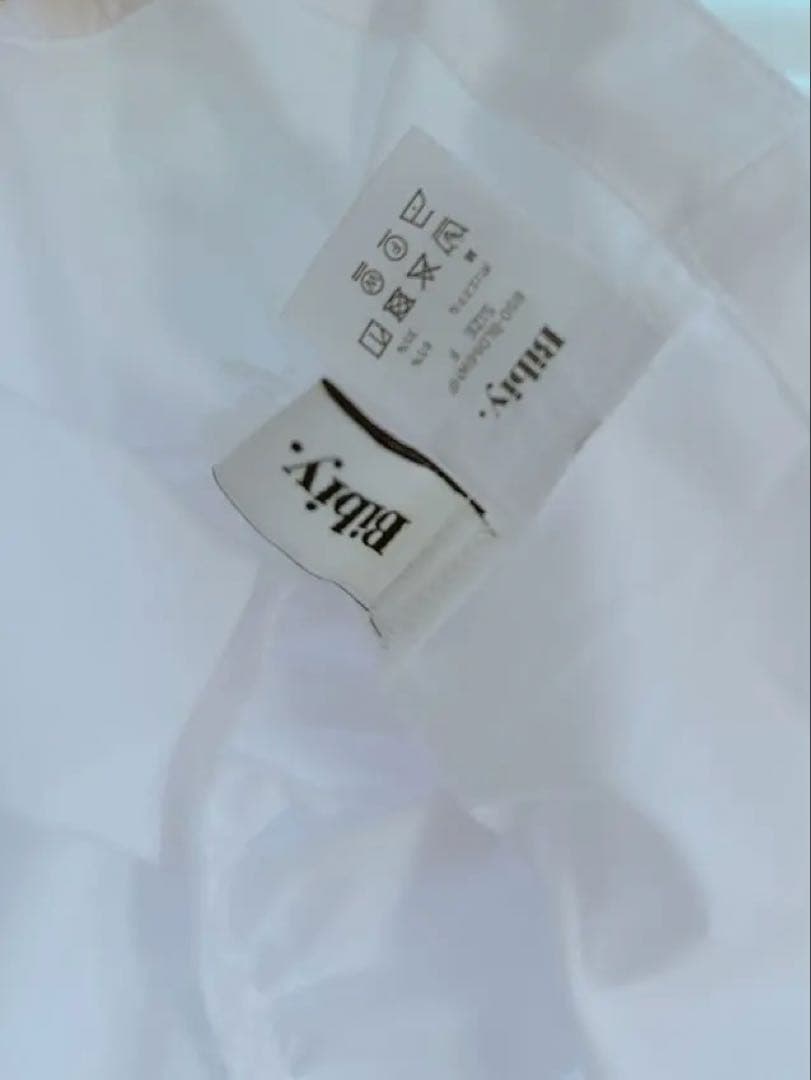 トップス Biby CYNTHIA CROPPED BLOUSE