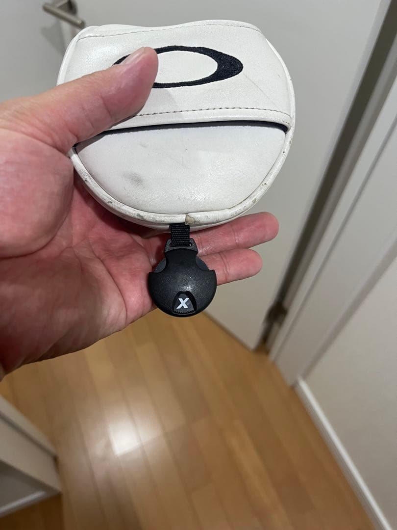 OAKLEY ゴルフバッグ・キャディバッグ ホワイト　ヘッドカバー付き