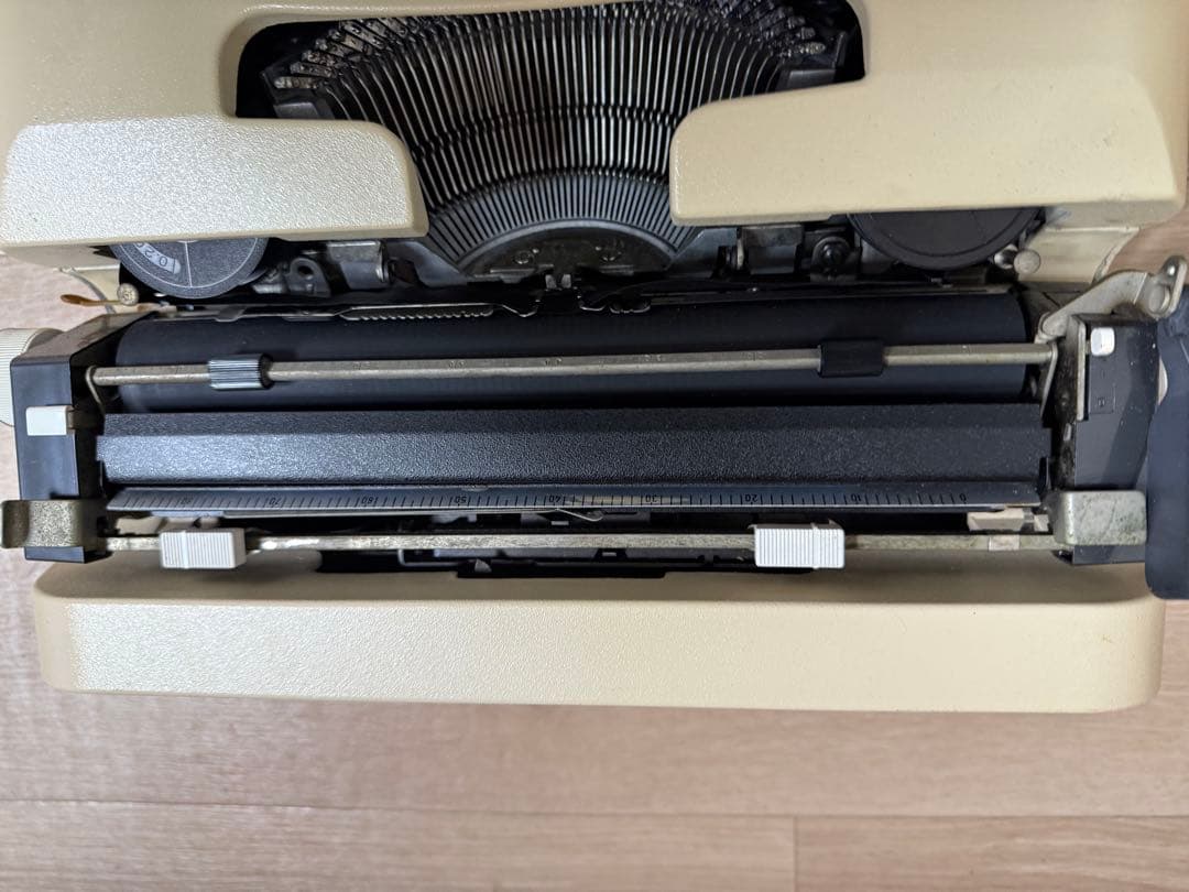 Gucci グッチ　オリベッティ　タイプライターLETTERA35