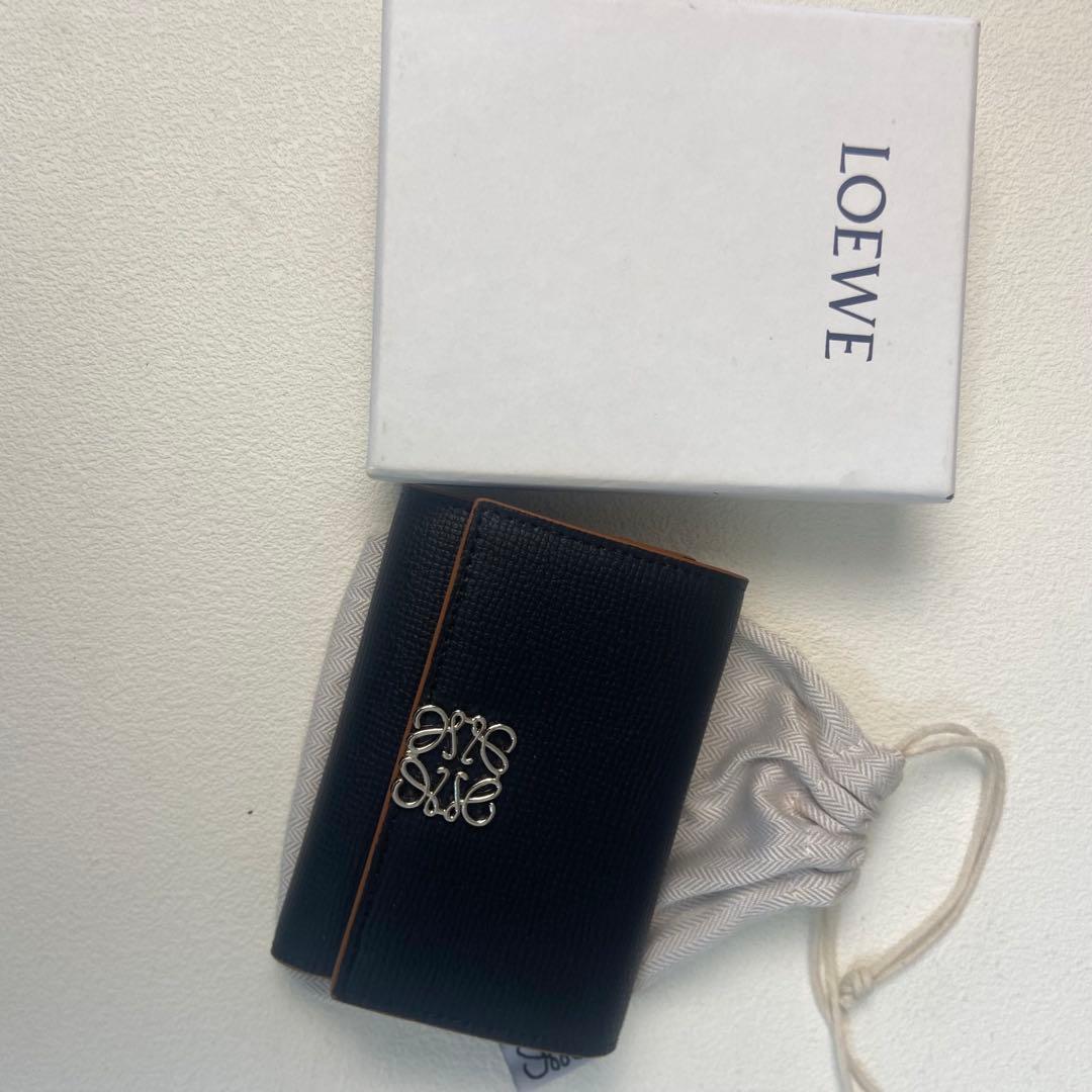 LOEWE 三つ折り財布 ブラック 本革牛革 専用箱・専用袋付き