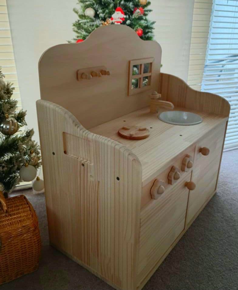 ୨୧ 愛です ୨୧ 木製おままごとキッチン　窓付きタイプ ୨୧