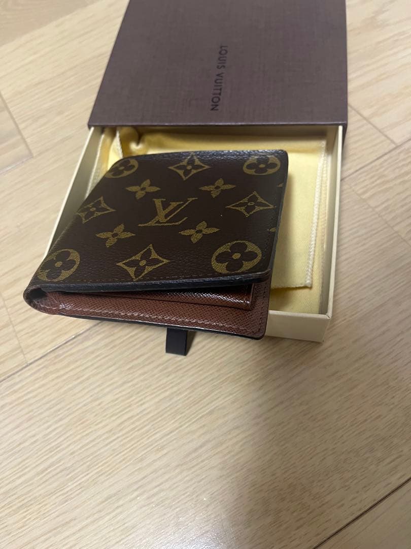ルイヴィトン ポルトフォイユマルコ M61675 二つ折り財布