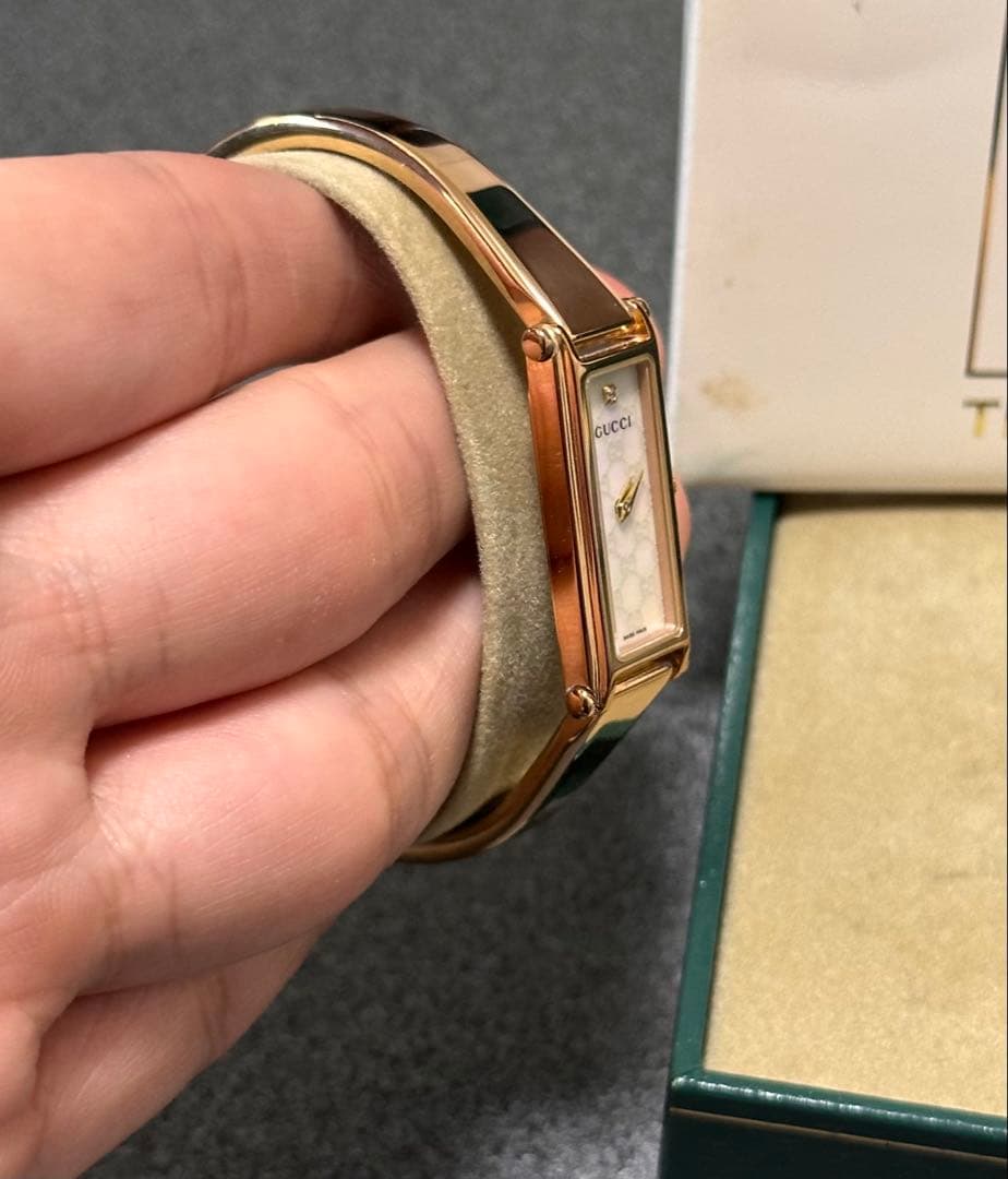 極美品 グッチ 腕時計 バングルウォッチ1500L ゴールド 1Pダイヤ文字盤