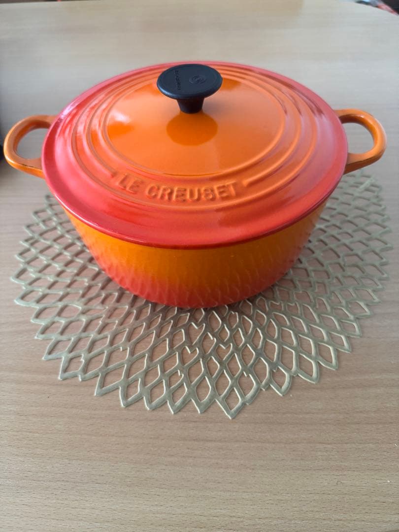 ル・クルーゼ　LE CREUSET 両手鍋 22 cm