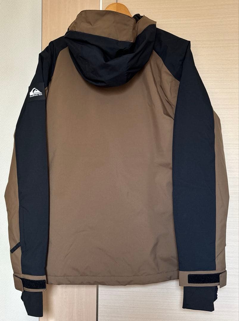 新品　QUIKSILVER クイックシルバー　スノボウェア　定価31900円