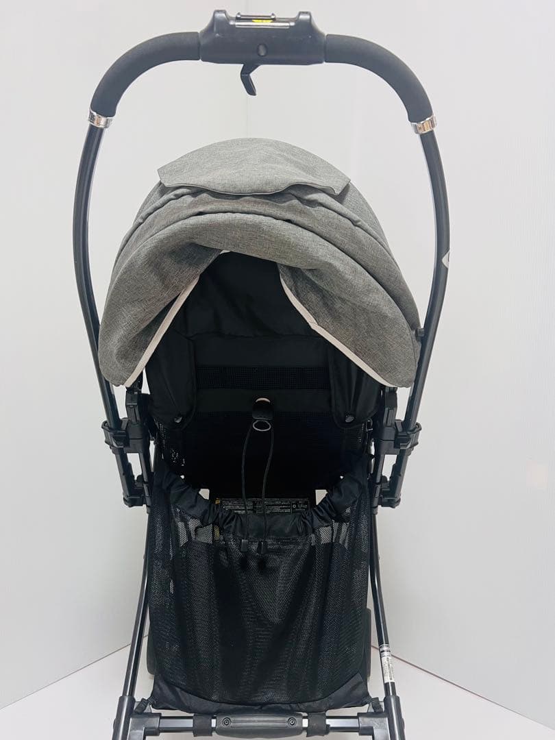 美品 Combi スゴカルα Light エッグショック AX フェザーグレー