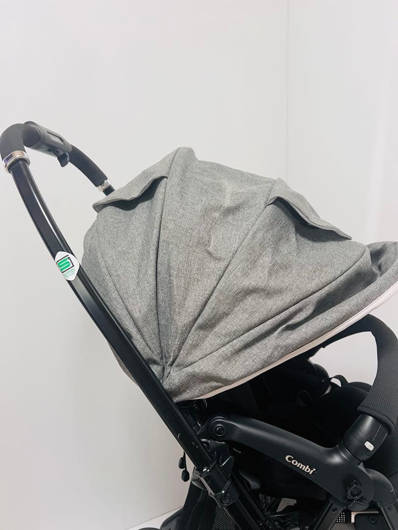 美品 Combi スゴカルα Light エッグショック AX フェザーグレー