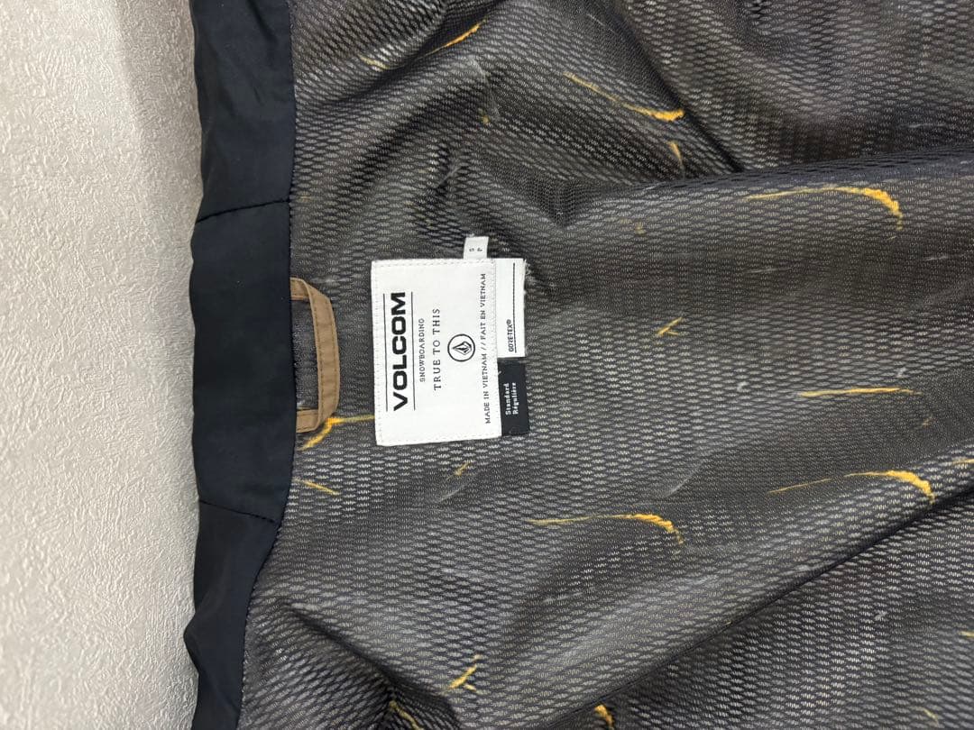VOLCOM スノーボードウェア ジャケット（GORE-TEX）とパンツセット