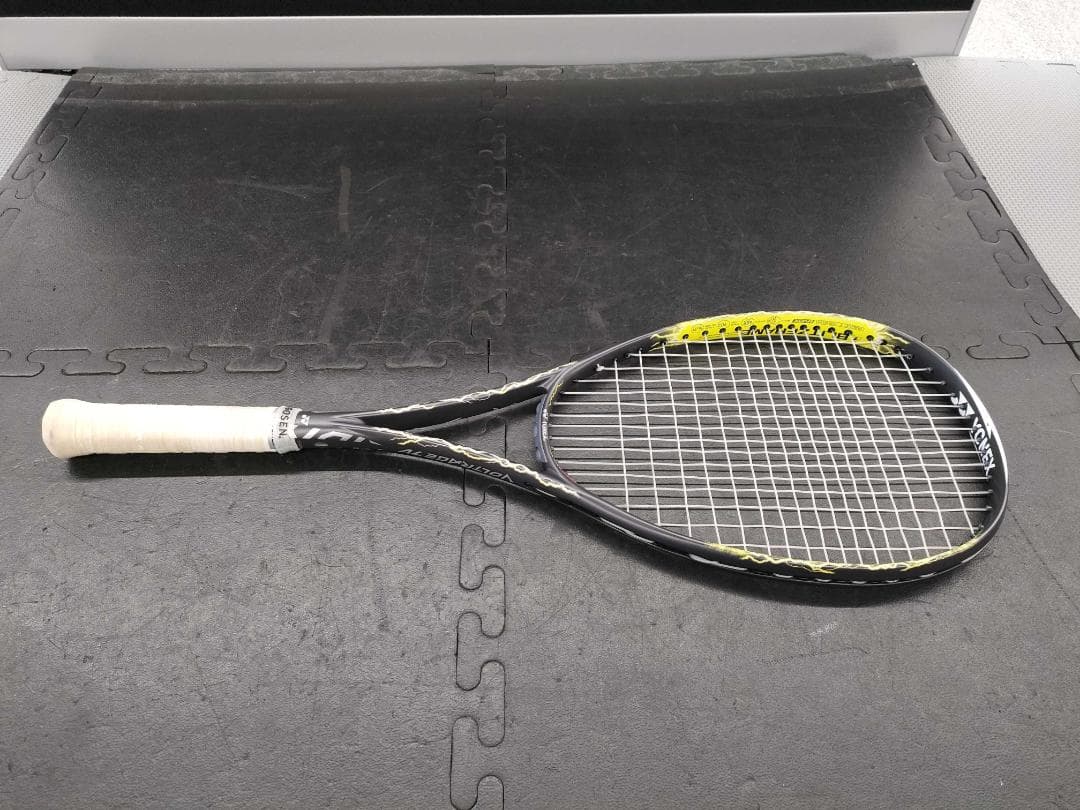 【美品】ヨネックス　VOLTRAGE7V　軟式テニスラケット　UL1