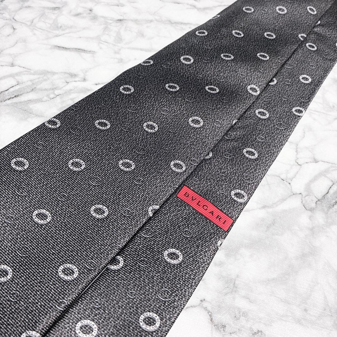 ✨極美品✨BVLGARI ブランド象徴の大人気リング柄　シルバー　ネクタイ