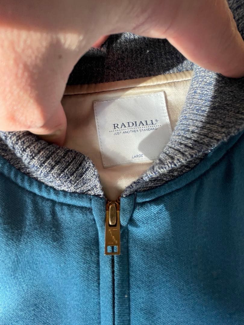 RADIAL 刺繍入りジップアップジャケット