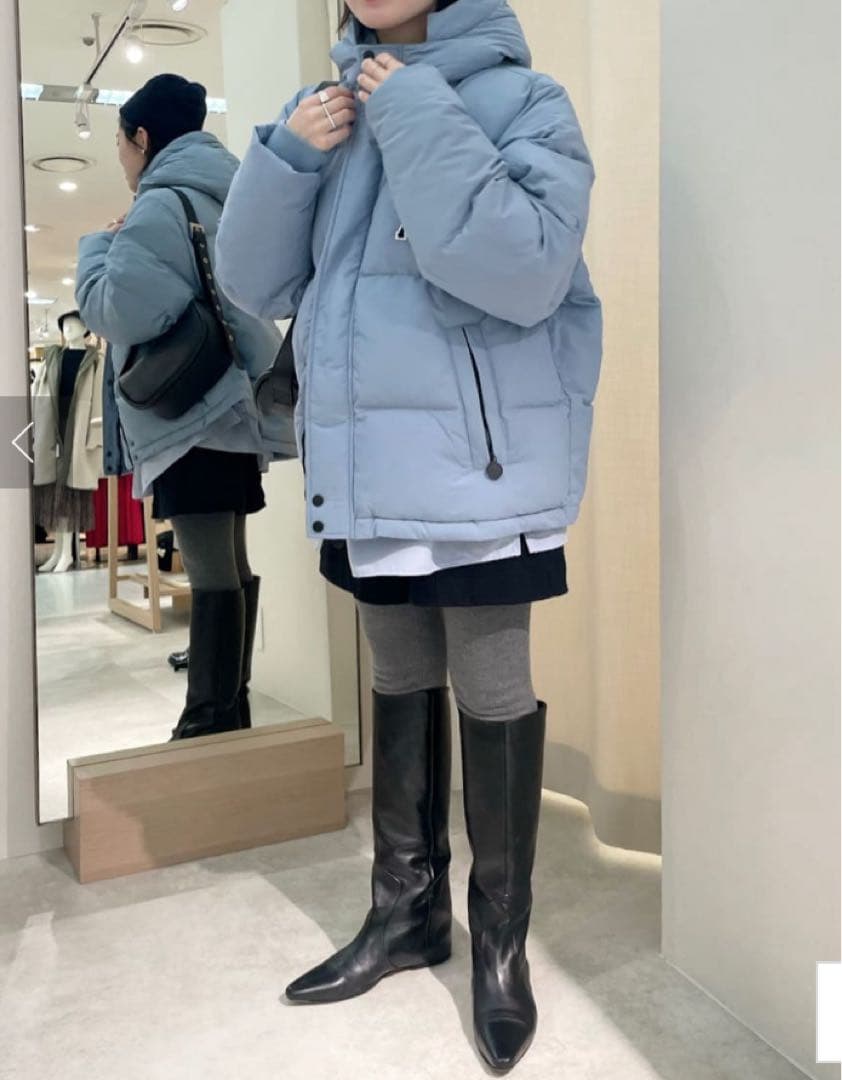 AMIPARIS PUMA フード付きライトブルーダウンジャケット