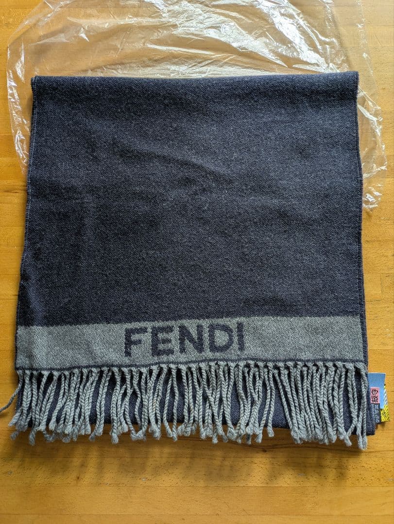 FENDI ダークグレー ×ネイビー　マフラー フリンジ付き