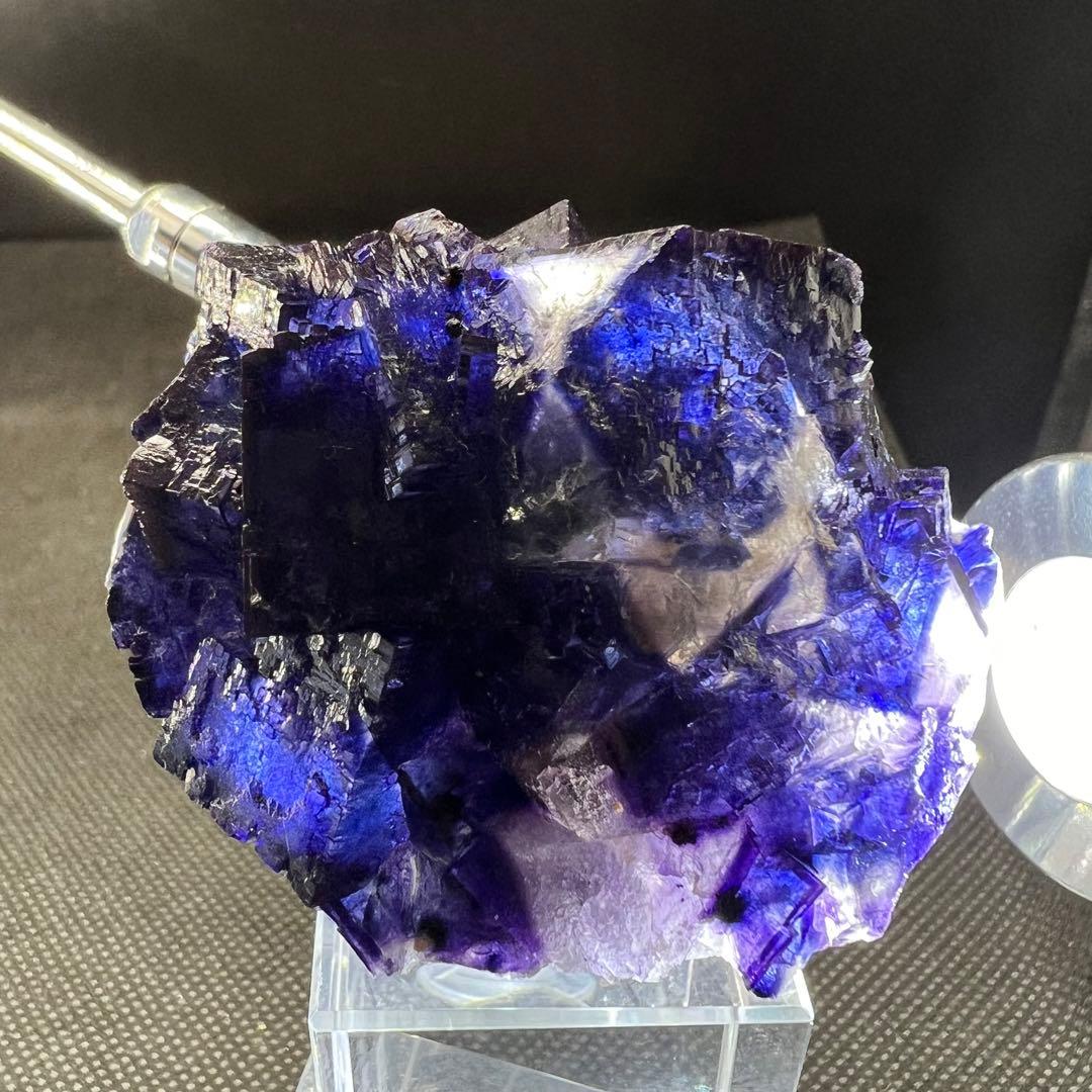 内モンゴル産　濃紺フローライト　セミキャビネットサイズ