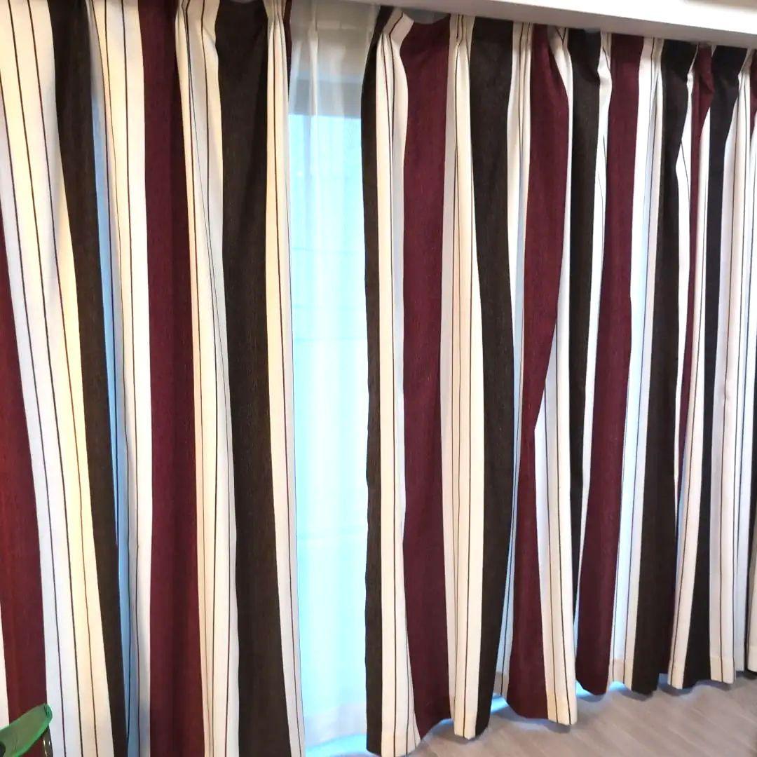 ドレープカーテン　赤　白　茶　ストライプ