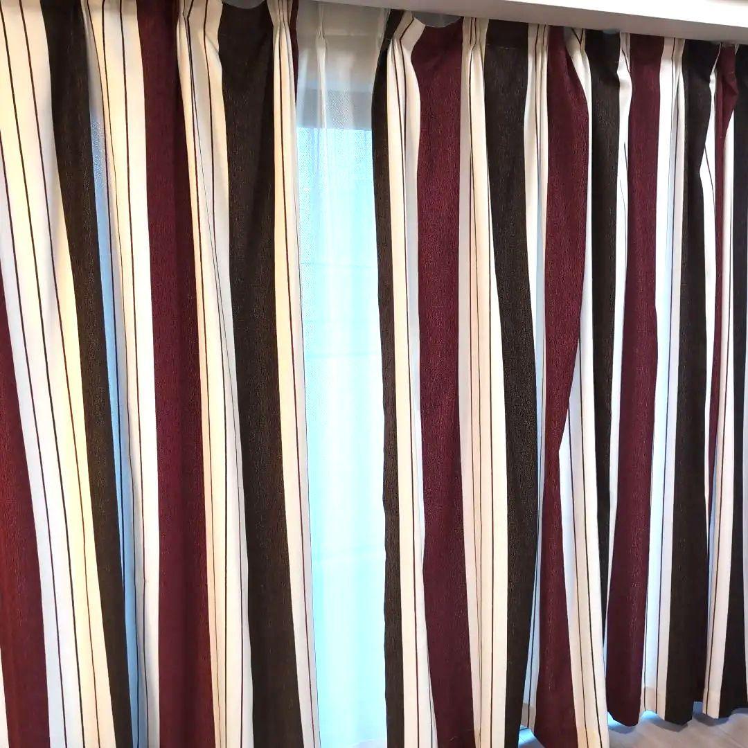 ドレープカーテン　赤　白　茶　ストライプ