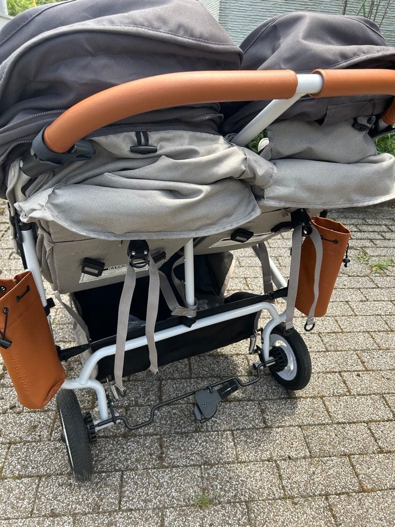 ダブルベビーカー グレー 5点式シートベルト ココダブル