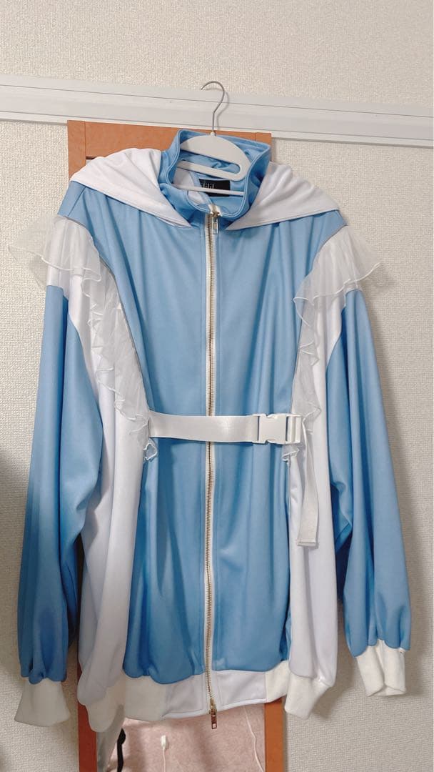 ililil ぬた。コラボ　フード付きフリルジャージ　中古