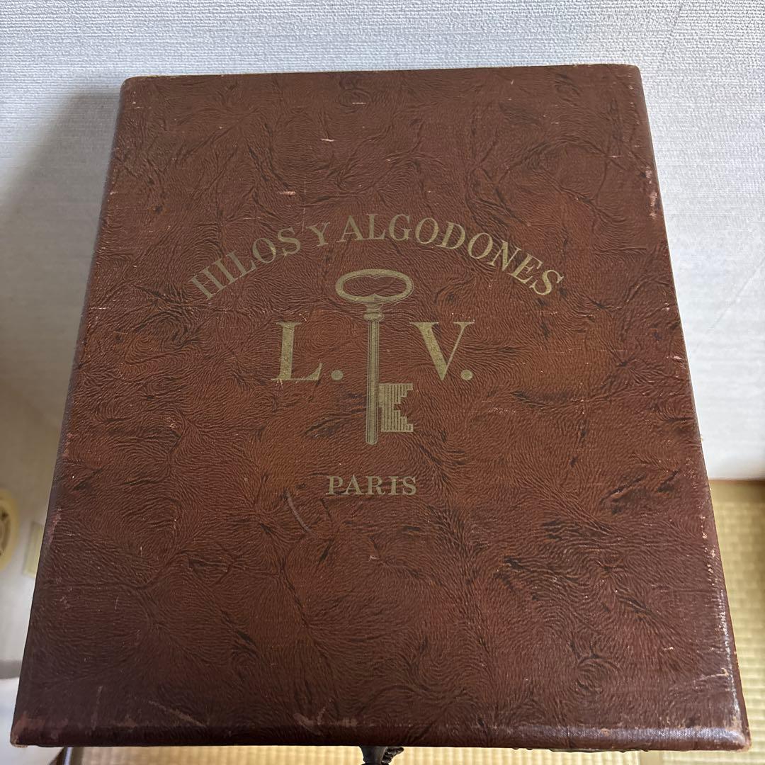 フランス　L.V. アンティーク　手芸屋糸什器　キャビネット　8段　引き出し