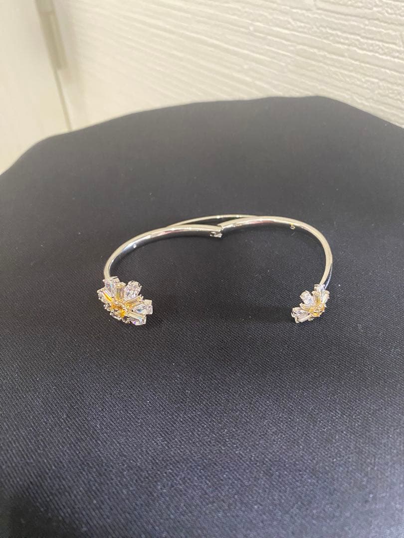 SWAROVSKI シルバーバングル