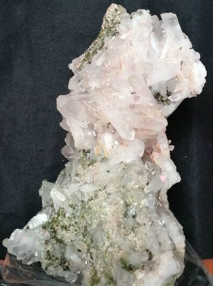 水晶 エピドート 共生クラスター（グリーントルマリン）4.8kg ーtot016