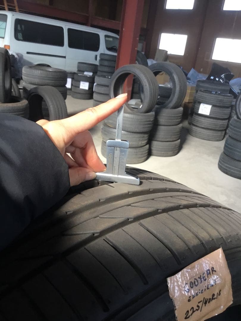 225/40R18 マルチグリップタイヤ