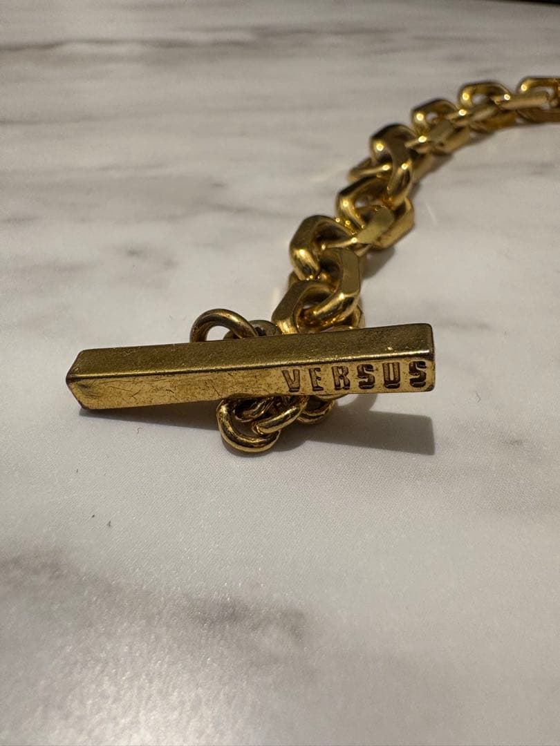 VERSUS ゴールド ブレスレット 専用ケース付き