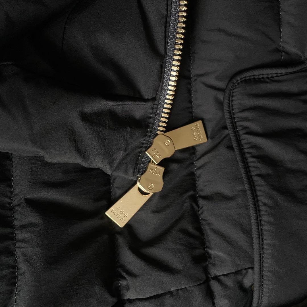 【極美品】タトラス NOKO ノーカラー　ダウンジャケット　ダークグレー　3