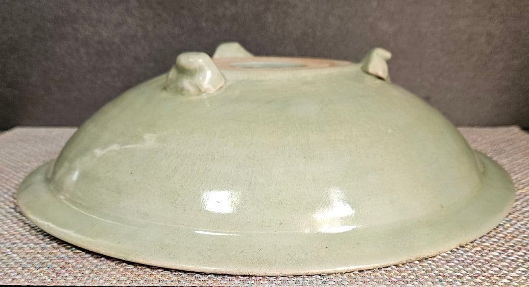 【本物保証❗】名品❗江戸時代初期　 初期伊万里青磁　鎬造　29.8cm三脚大兜鉢