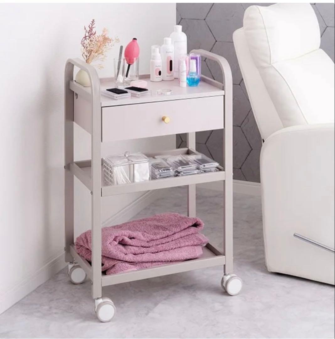 ピンクの金属製3段収納ワゴン