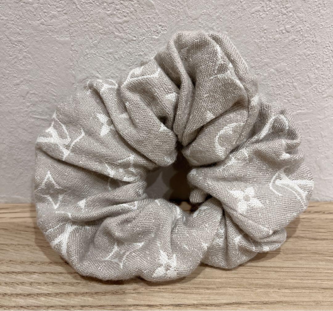 ルイ・ヴィトン シュシュ