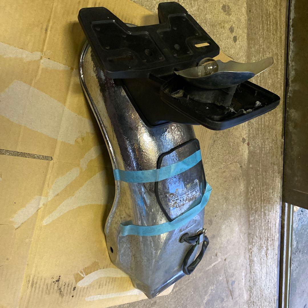 大*輝様 HONDAバブホーク純正リアフェンダーレンズ無コーション付き希少CB2