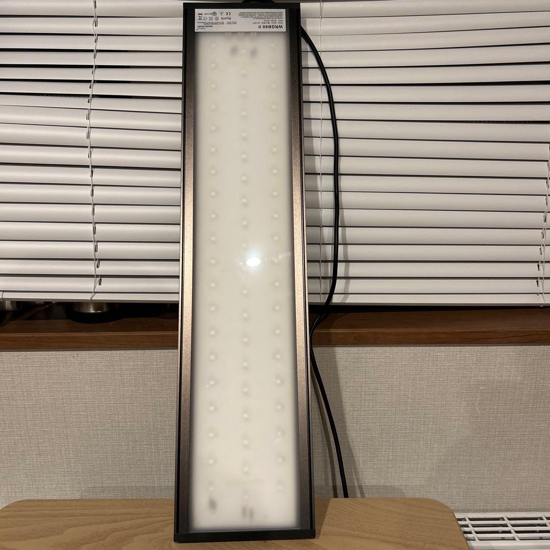 Chihiros WRGB60II シェード付き