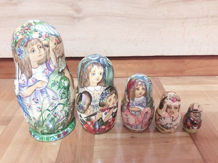 マトリョーシカ　ロシア産【不思議の国のアリス】