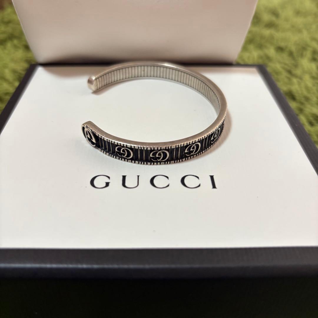 GUCCI GGロゴ バングル