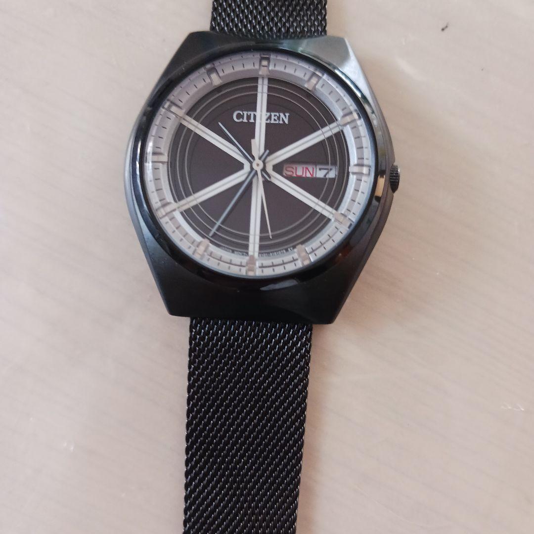 CITIZEN ソーラークォーツ腕時計 ブラック　5351プール・オムコラボ