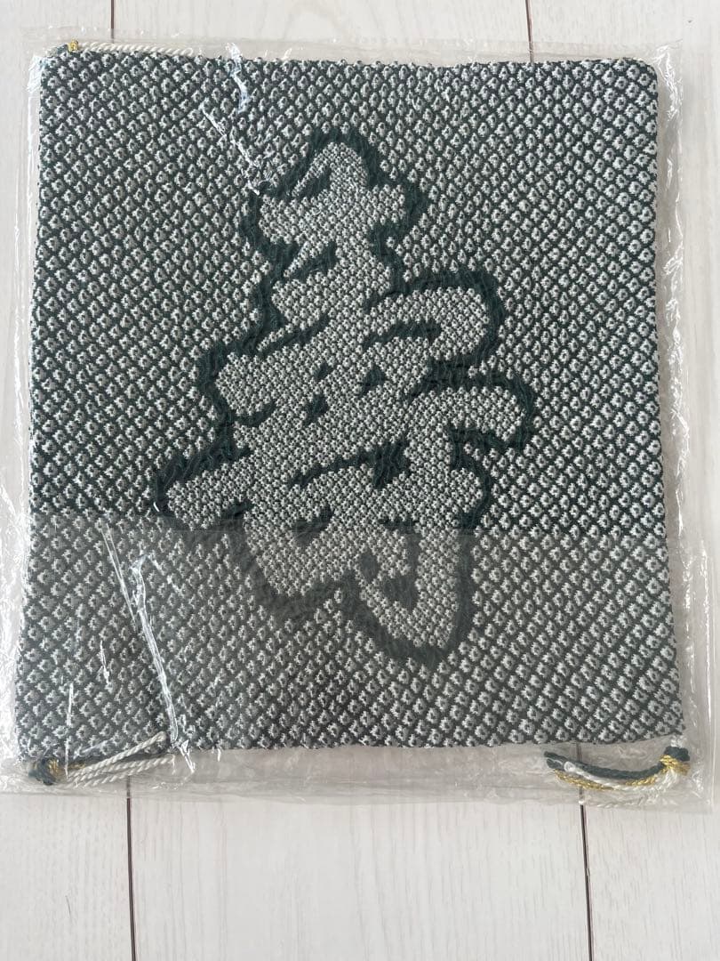 寿儀式　祝い　寿と花の刺繍の布製置物