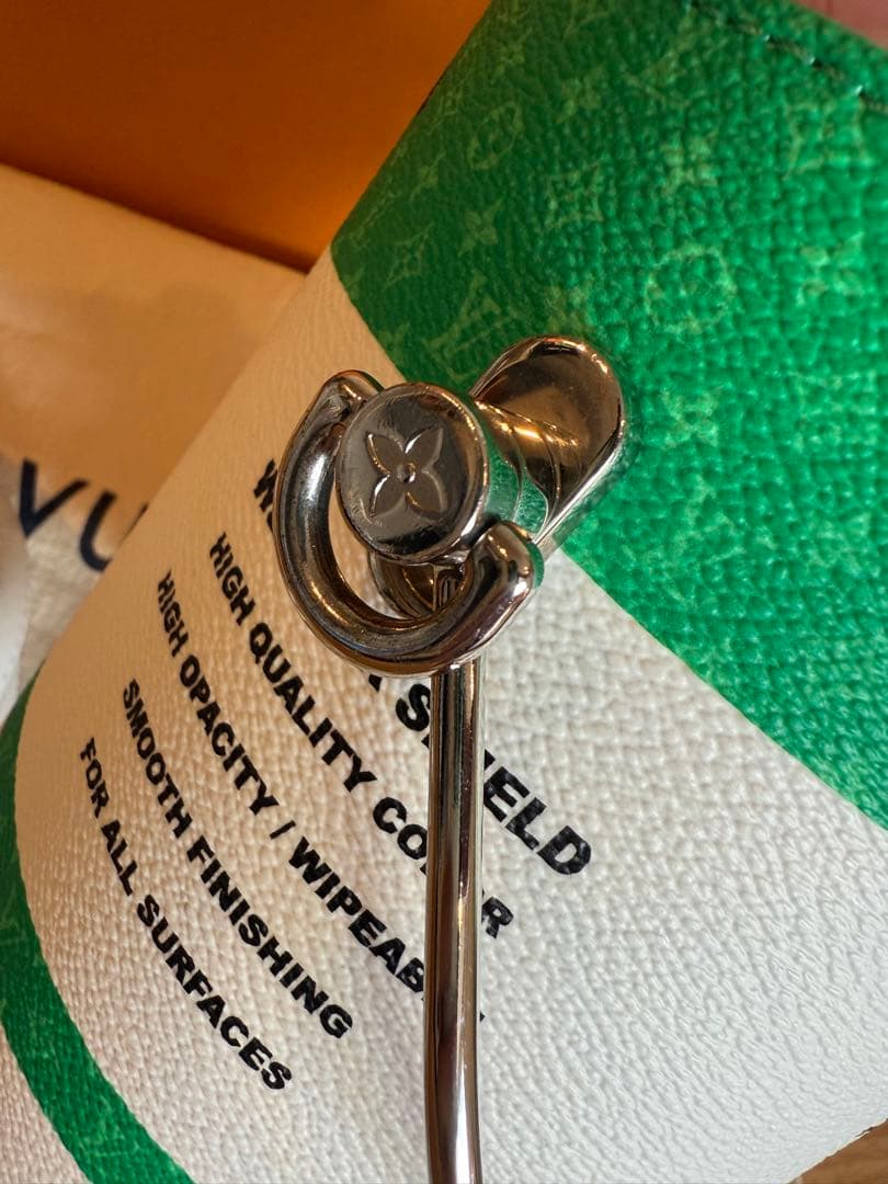 ルイヴィトン　LVペイントカンバック　M81592