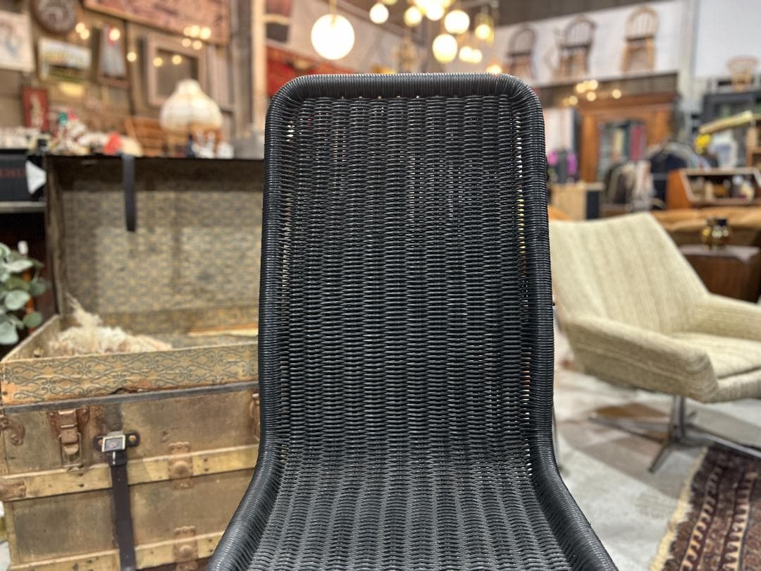 【美品ダイニングチェア④】　黒　ブラック　カンチレバー