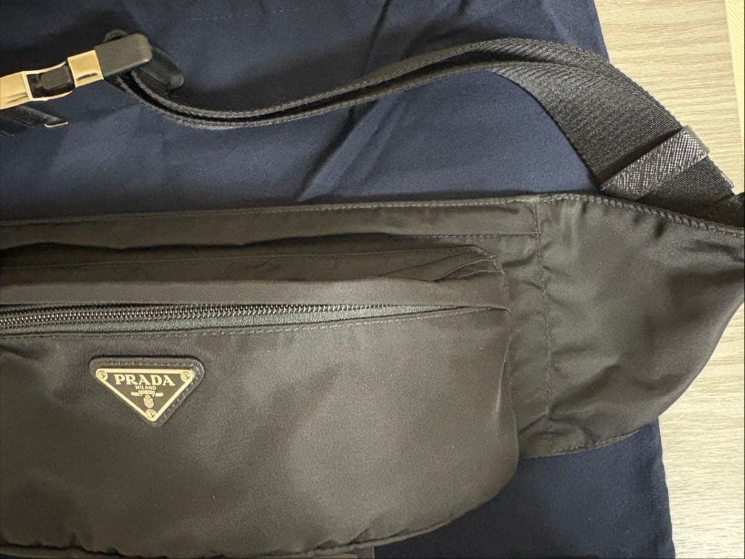 ★美品★PRADA ブラック ボディバッグ