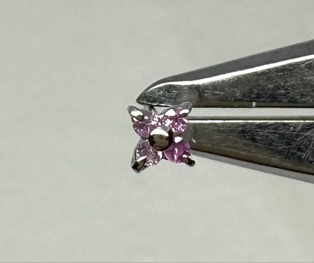 【Thank youセール】PT　小さなお花のピアス！ピンクサファイヤを使用！