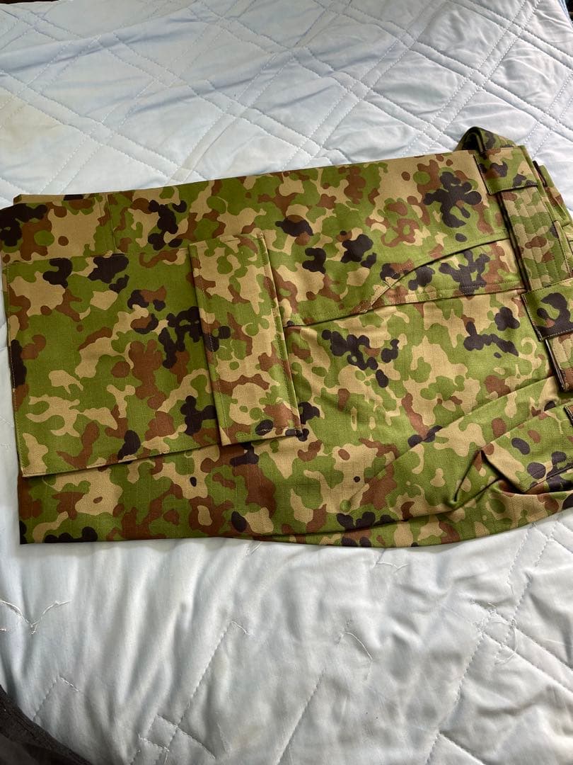 迷彩柄 戦闘服 複数ポケット付き　3A