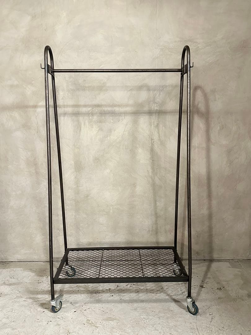 【東京都内23区配送無料】定価4万円　アイアン　ハンガー　ラック　スタンド