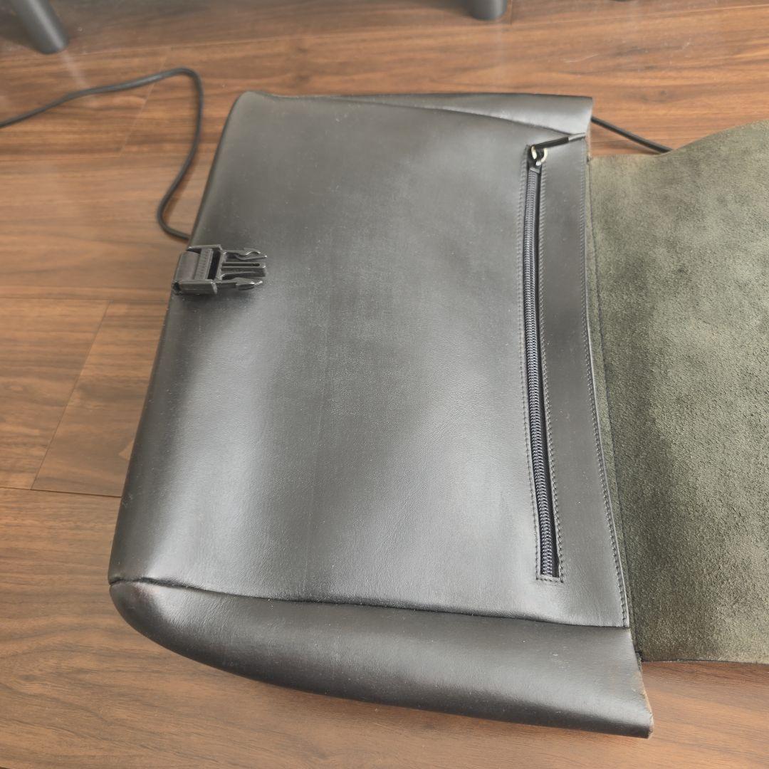 美品 プラダ レザー メッセンジャーバッグ ショルダーバッグ