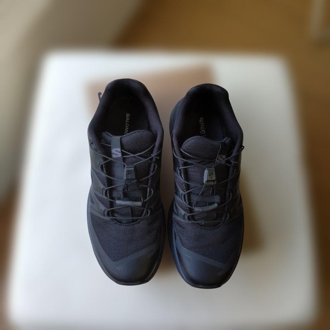 SALOMON.ブラックスニーカー