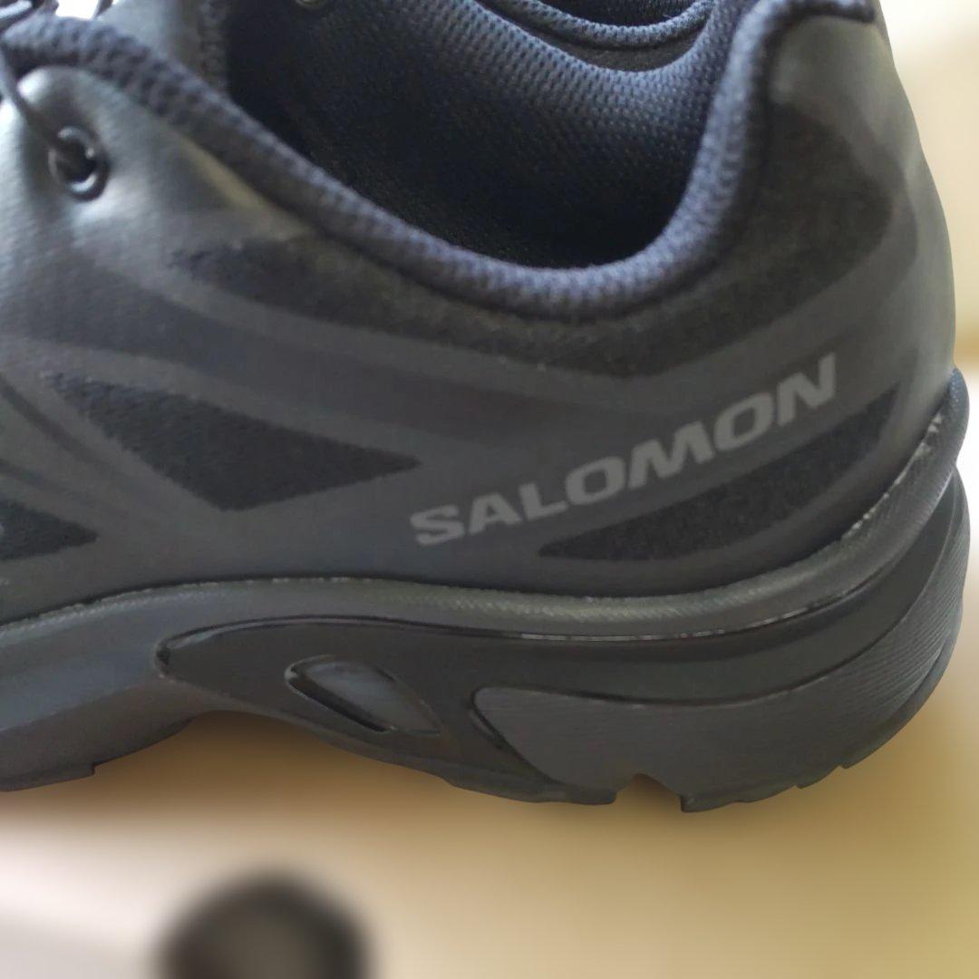SALOMON.ブラックスニーカー